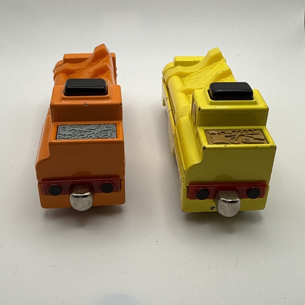 Thomas & Friends Take Along Lot Sodor Oil Company & Orange Grove Train Cars 2003 - Picture 6 of 12